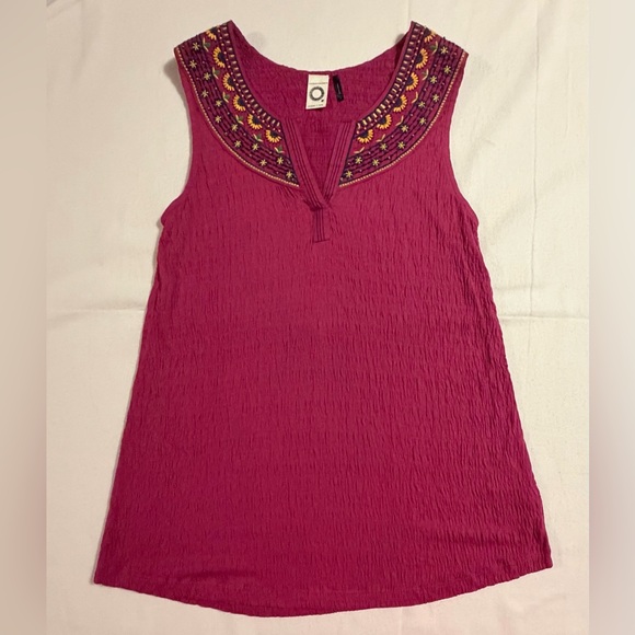 Anthropologie Tops - Anthropologie Akemi + Kin Magenta Pink Embroidered Beaded Crinkle Tank Top Small
